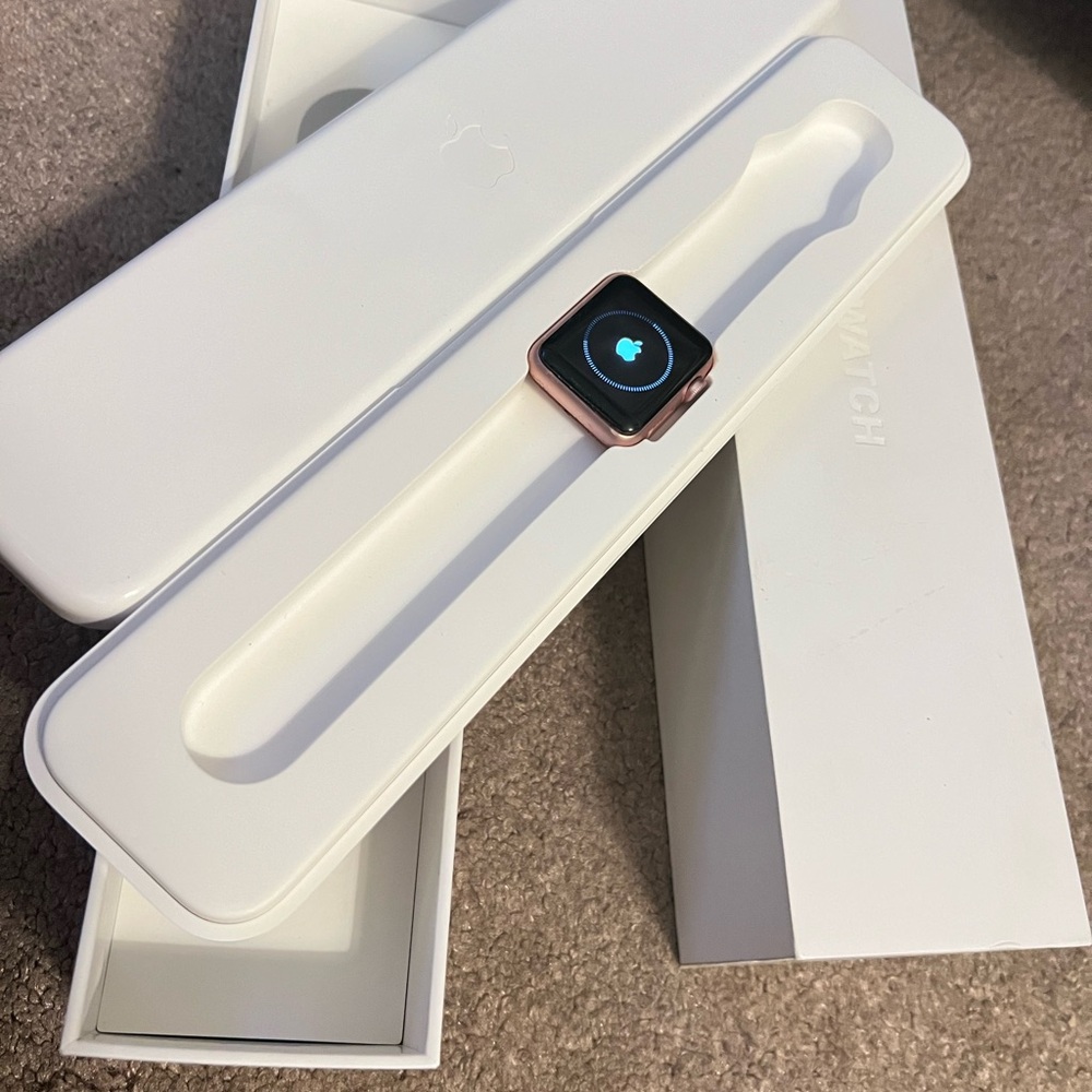 Apple Watch 7000 Series - Rose Gold